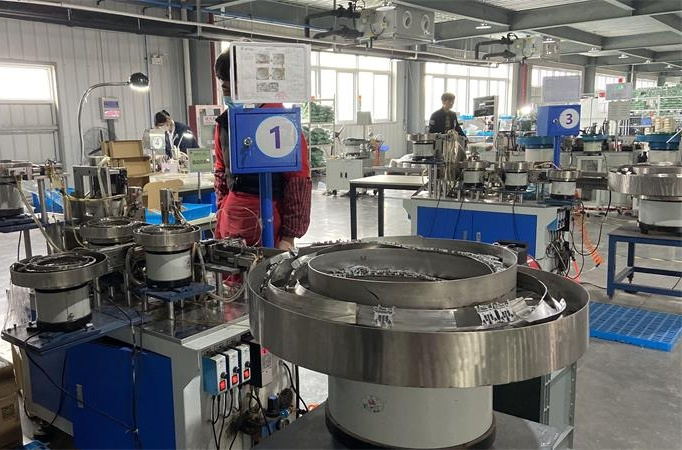 高質(zhì)量接線端子需要具備哪些條件？置恒電氣“以身作側(cè)”告訴您！